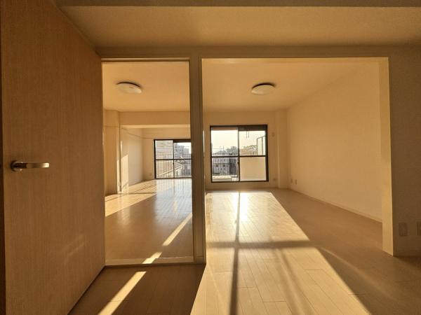 ライオンズマンション川名 リビングダイニング