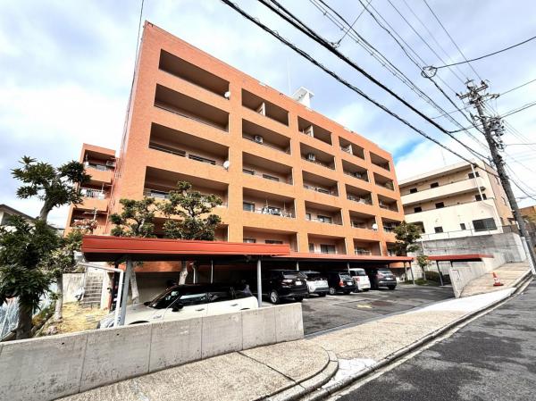 ライオンズマンション覚王山第二 駐車場 