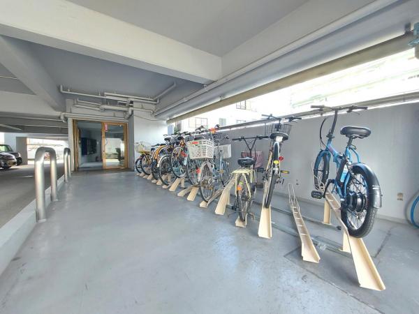 都ハイツ 駐輪場