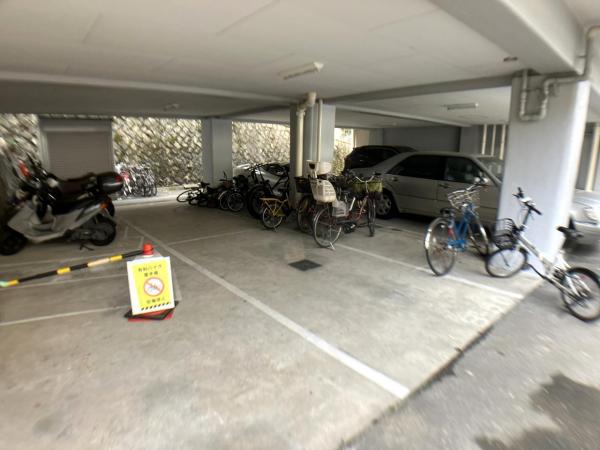 覚王山田代コーポラス 駐輪場