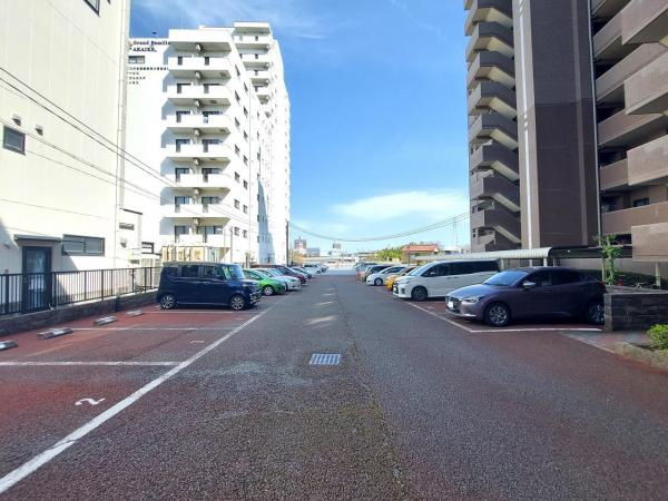 ライオンズガーデン赤池 駐車場 