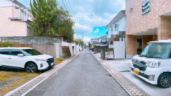 横内小学校　建築条件なしの土地 前面道路含む現地写真 
