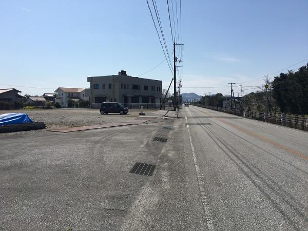 南国市上末松　土地 前面道路含む現地写真 