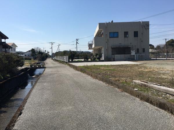南国市上末松　土地 前面道路含む現地写真 