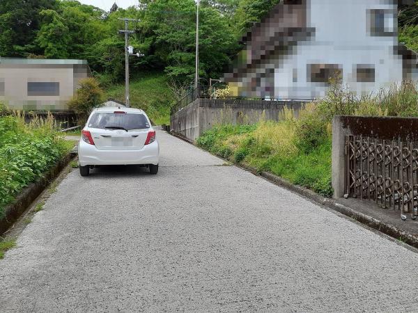 日高村下分　300 前面道路含む現地写真 