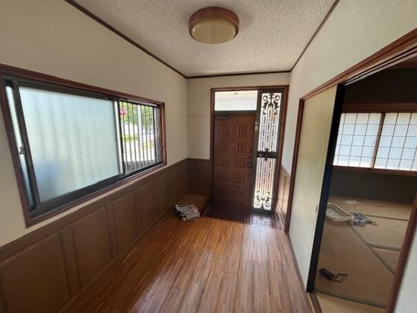 高知市大谷　太陽光オール電化、標高30ｍ 玄関 