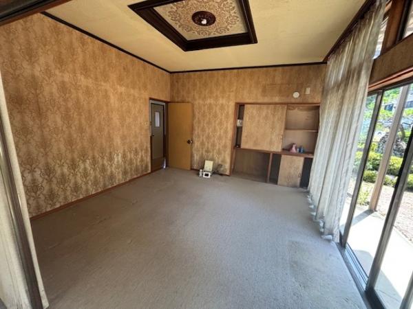 高知市大谷　太陽光オール電化、標高30ｍ リビング 