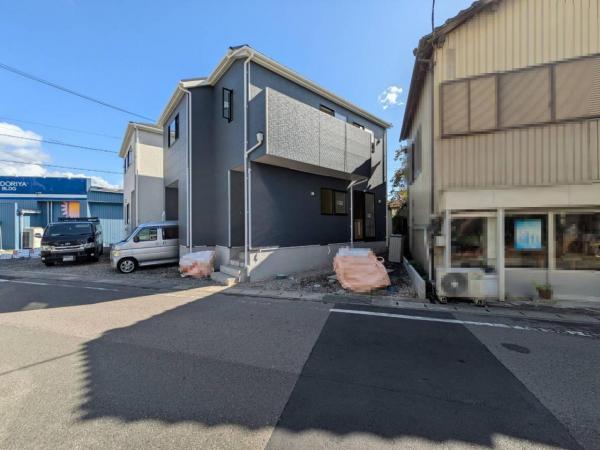 旭天神町　2590 前面道路含む現地写真 