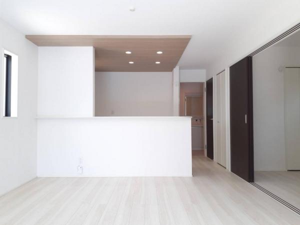土佐市高岡町甲　2号　2698 リビングダイニング