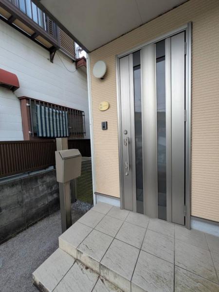 一宮東町　1690　太陽光付き 玄関 