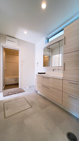 香南市野市町大谷　C号地　3880 脱衣場