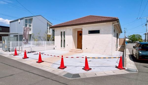 南国市大そね甲　B号地　3980 前面道路含む現地写真 