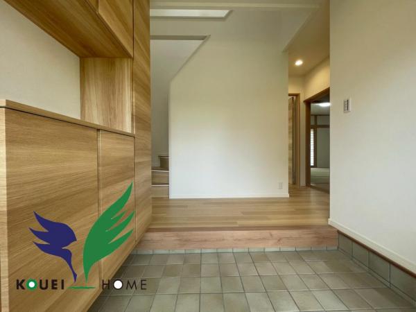 草津市青山4丁目　中古戸建 玄関 