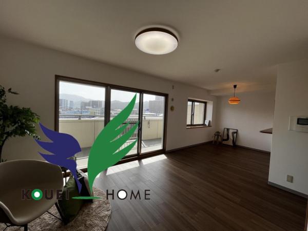 ロータリーマンション大津京ソルジャンテ リビングダイニング