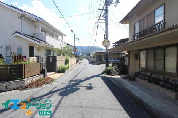 総社市美袋　中古戸建 前面道路含む現地写真 