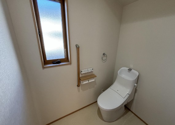 岡山市中区八幡　中古戸建 トイレ 