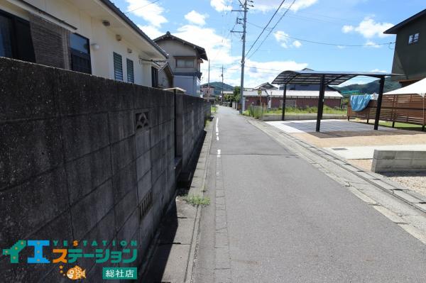 赤磐市立川　売地 前面道路含む現地写真 