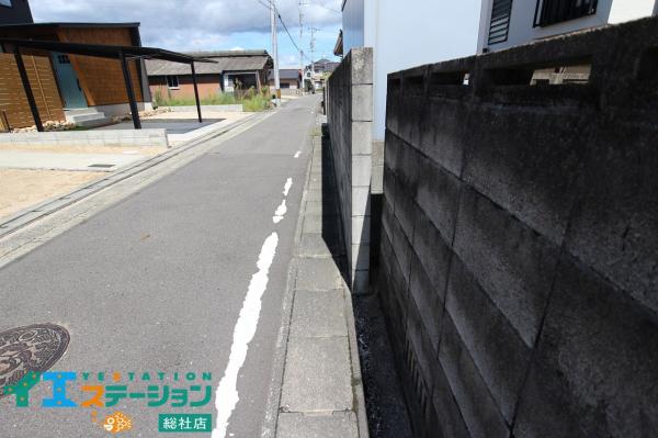 赤磐市立川　売地 前面道路含む現地写真 
