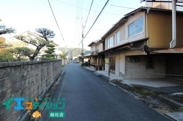 総社市美袋　中古戸建 前面道路含む現地写真 