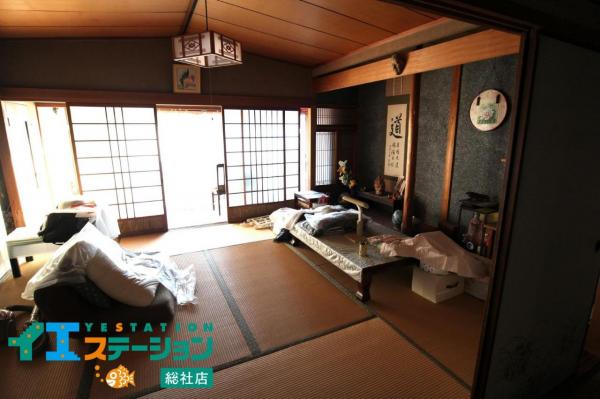 総社市美袋　中古戸建 リビング 