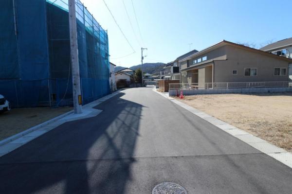 岡山市東区瀬戸町下　分譲地 前面道路含む現地写真 