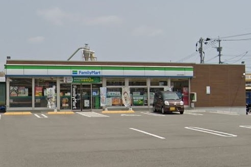 ファミリーマート 日向日知屋店