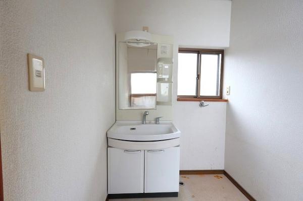 中古戸建 延岡市若葉町１丁目2875番3、2875番4 JR日豊本線南延岡駅 2,400万円