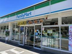 ファミリーマート 延岡平原店