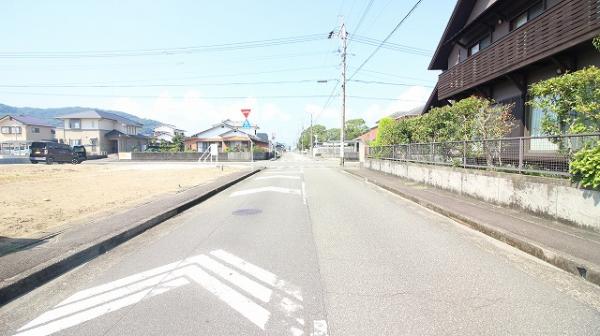 土地 日向市曽根町２丁目147番 JR日豊本線日向市駅 1,440万円