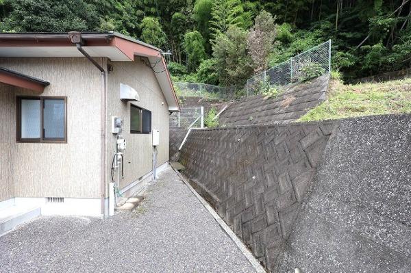 中古戸建 延岡市樫山町２丁目3005番、3006番イ JR日豊本線延岡駅 300万円