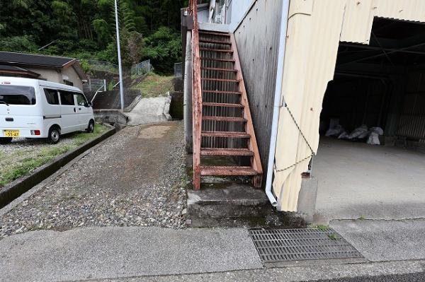 中古戸建 延岡市樫山町２丁目3005番、3006番イ JR日豊本線延岡駅 300万円