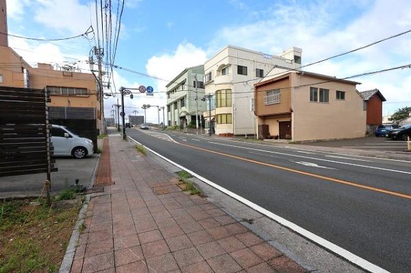 延岡市船倉町2丁目 前面道路含む現地写真 