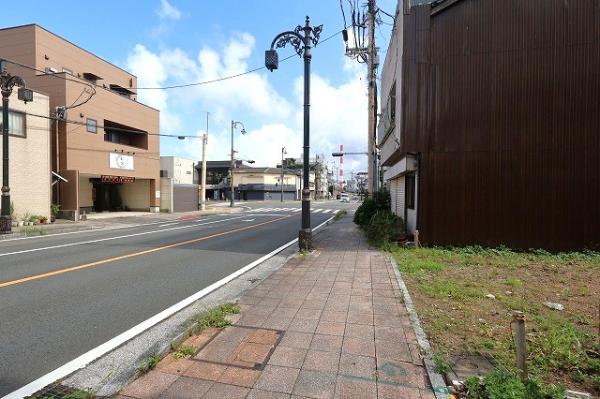 延岡市船倉町2丁目 前面道路含む現地写真 