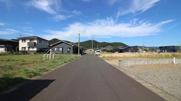 土地 日向市大字財光寺字菰無田3248番1内1 JR日豊本線財光寺駅 1,700万円