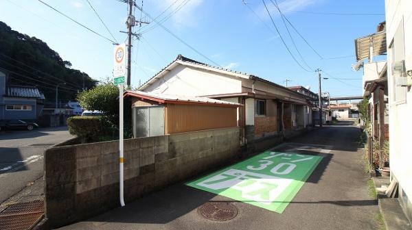 土地 日向市大字日知屋字前田8097番15，42 JR日豊本線日向市駅 700万円