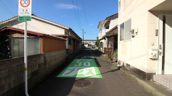 土地 日向市大字日知屋字前田8097番15，42 JR日豊本線日向市駅 700万円
