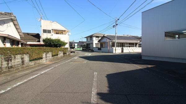 土地 日向市大字日知屋字前田8097番15，42 JR日豊本線日向市駅 700万円