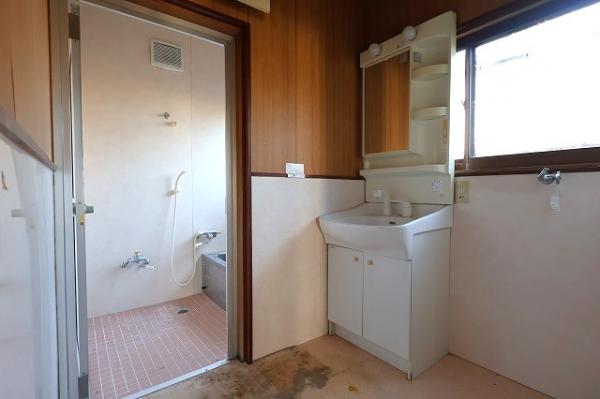 中古戸建 延岡市若葉町１丁目 JR日豊本線南延岡駅 300万円