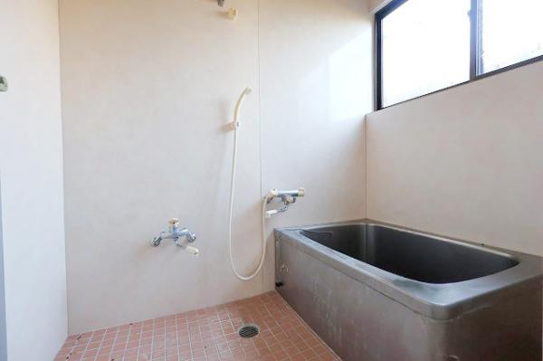 中古戸建 延岡市若葉町１丁目 JR日豊本線南延岡駅 300万円