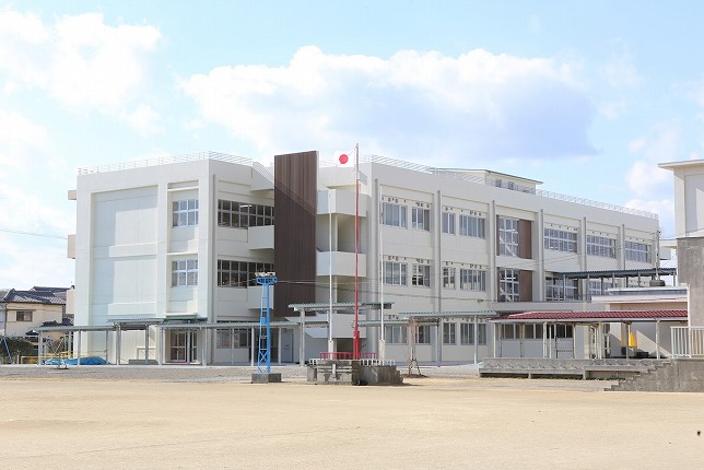 延岡市立東小学校