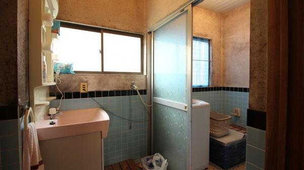 中古戸建 日向市浜町３丁目84番1，4 JR日豊本線財光寺駅 330万円