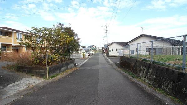 土地 日向市山手町2番、9番2 JR日豊本線日向市駅 1,220万円