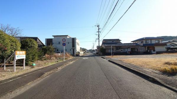土地 日向市曽根町３丁目82番 JR日豊本線日向市駅 673万円