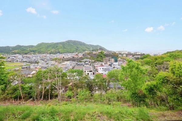 中古戸建 延岡市鶴ケ丘２丁目1988-78、81 JR日豊本線南延岡駅 1,550万円