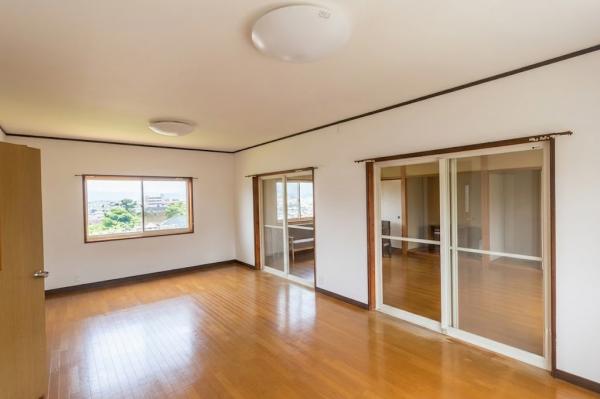 中古戸建 延岡市鶴ケ丘２丁目1988-78、81 JR日豊本線南延岡駅 1,490万円