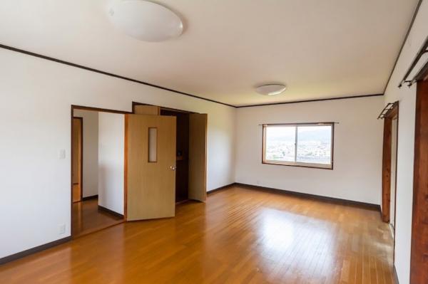 中古戸建 延岡市鶴ケ丘２丁目1988-78、81 JR日豊本線南延岡駅 1,490万円