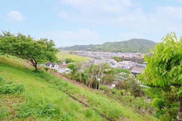 中古戸建 延岡市鶴ケ丘２丁目1988-78、81 JR日豊本線南延岡駅 1,550万円