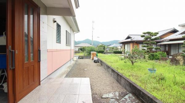 店舗付住宅 日向市大字財光寺字木原3430番13 JR日豊本線財光寺駅 3,300万円