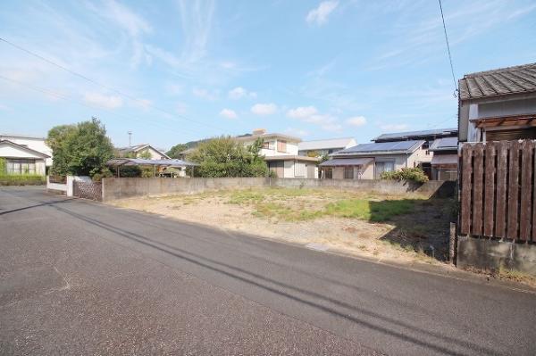 土地 日向市比良町１丁目60 JR日豊本線財光寺駅 907万円