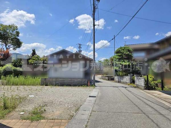 飛騨市古川町増島町 住宅用土地 52.58坪 前面道路含む現地写真 